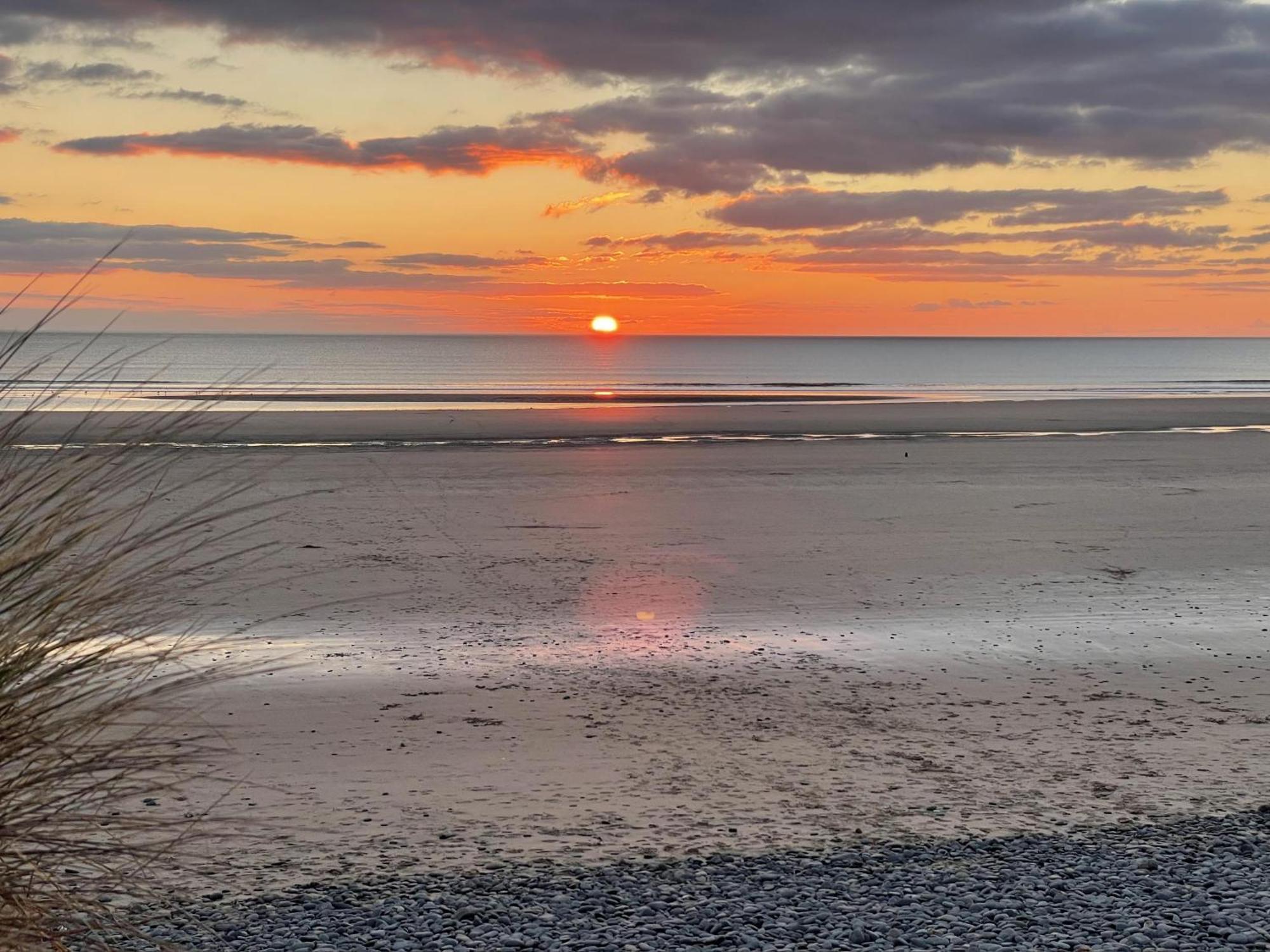 Lovely Seafront 2 Bedroom Apartment 4 Aberdyfi Buitenkant foto